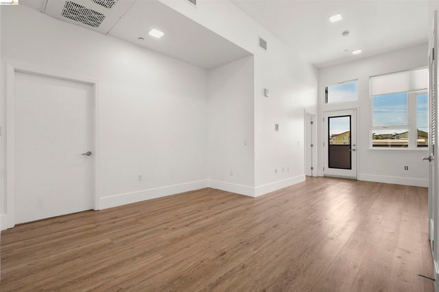 1545 32nd Street 208, Oakland, CA 94608