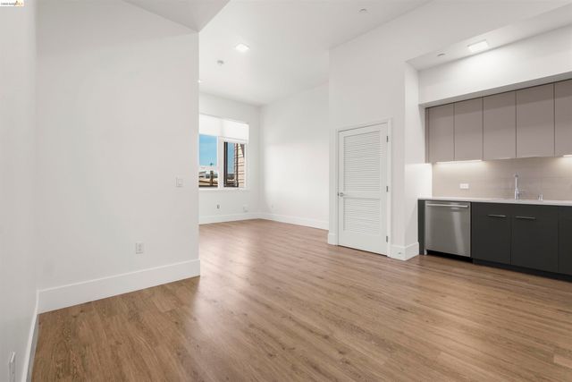 1545 32nd Street 208, Oakland, CA 94608