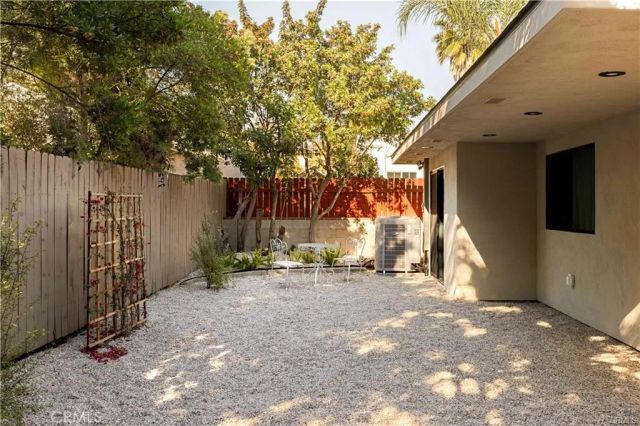 2931 Tyburn Street, Los Angeles, CA 90039