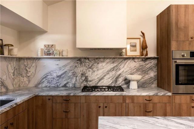 2931 Tyburn Street, Los Angeles, CA 90039