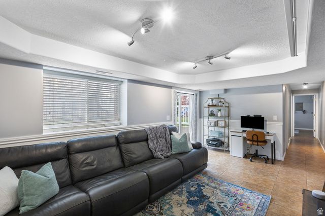 1427 W SILVERCREEK DR, Layton, UT 84041