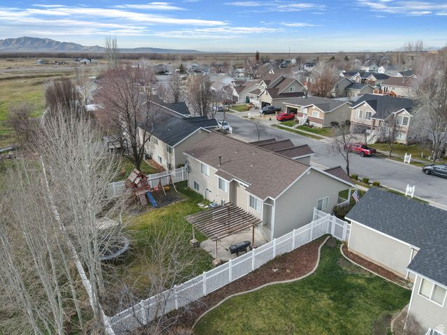 1427 W SILVERCREEK DR, Layton, UT 84041