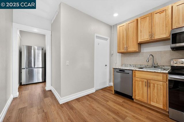 3229 Elm, Oakland, CA 94609