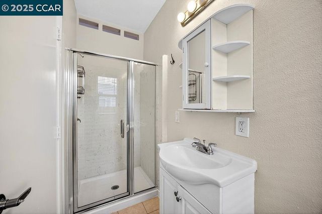 3229 Elm, Oakland, CA 94609