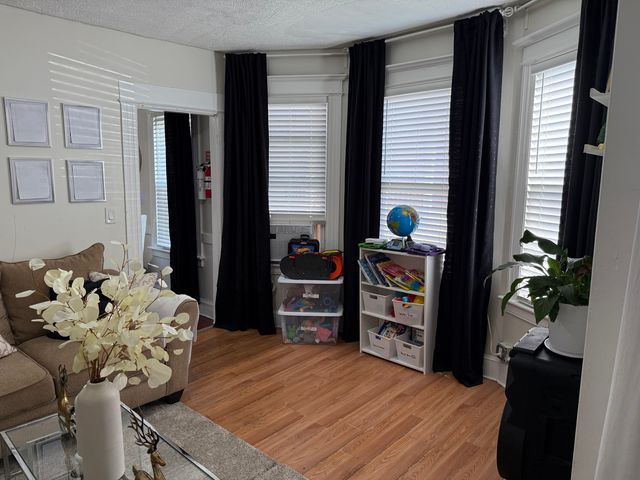 127 Lounsbury Street, Waterbury, CT 06706