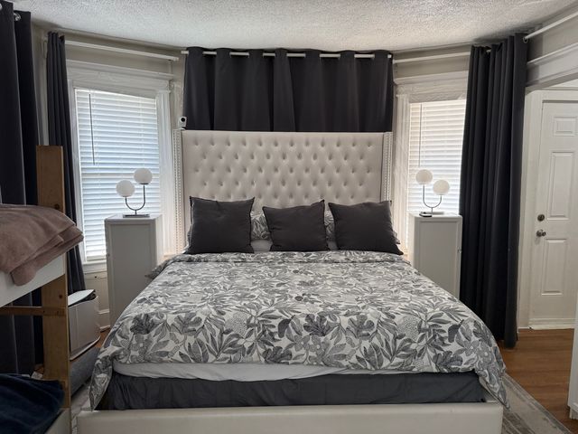 127 Lounsbury Street, Waterbury, CT 06706