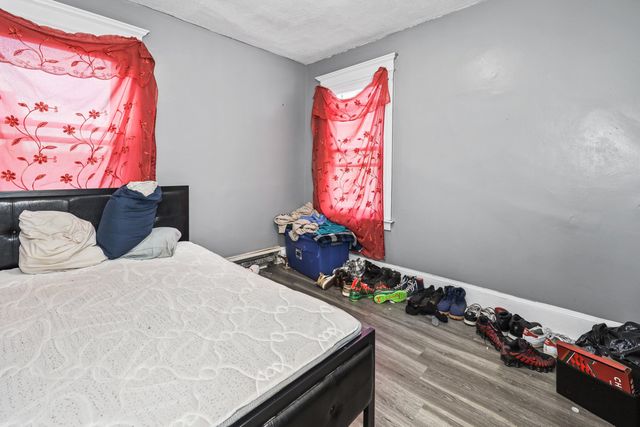 127 Lounsbury Street, Waterbury, CT 06706