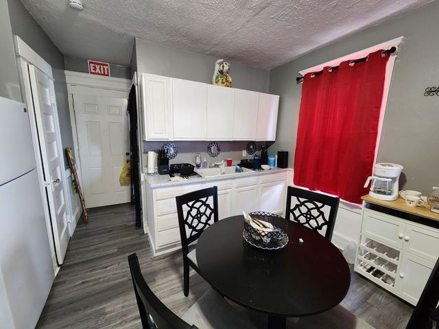 127 Lounsbury Street, Waterbury, CT 06706