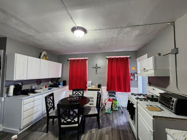 127 Lounsbury Street, Waterbury, CT 06706