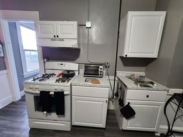 127 Lounsbury Street, Waterbury, CT 06706