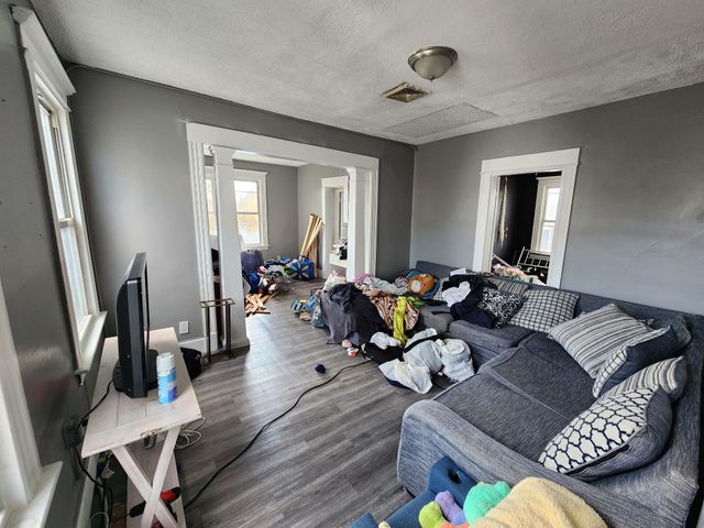 127 Lounsbury Street, Waterbury, CT 06706