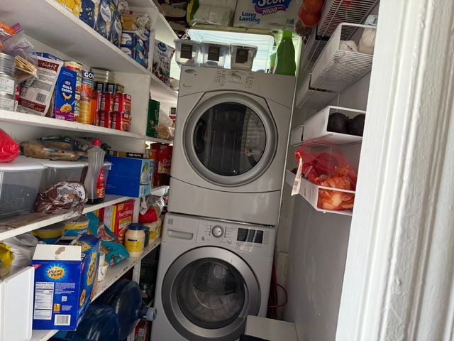 127 Lounsbury Street, Waterbury, CT 06706