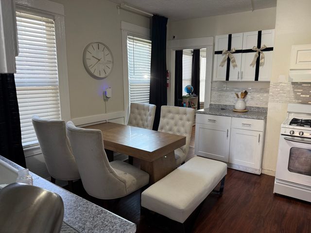 127 Lounsbury Street, Waterbury, CT 06706