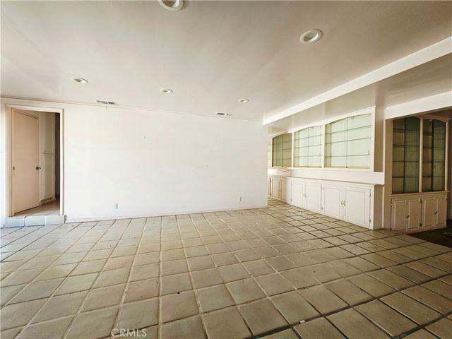 186 5th Avenue, Monrovia, CA 91016
