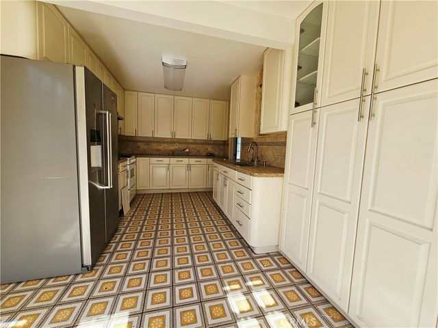 186 5th Avenue, Monrovia, CA 91016
