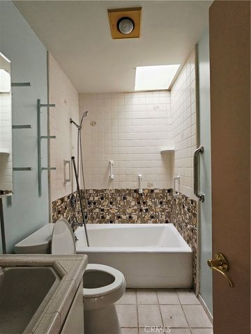 186 5th Avenue, Monrovia, CA 91016