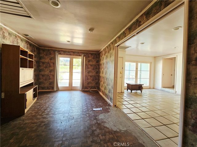 186 5th Avenue, Monrovia, CA 91016