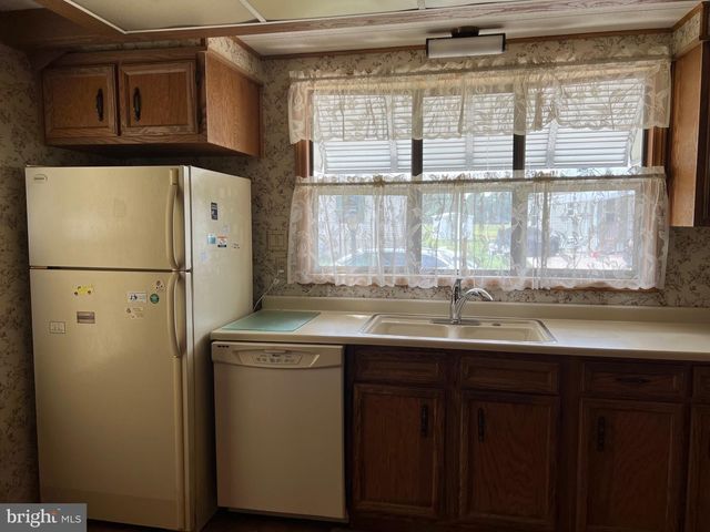 768 E GARDEN RD #76, Vineland, NJ 08360