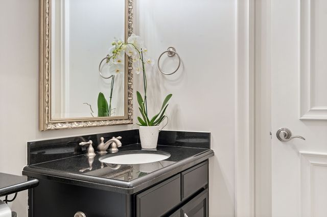 2214 Worthington Street, Dallas, TX 75204