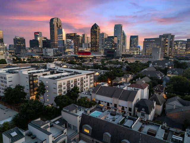 2214 Worthington Street, Dallas, TX 75204