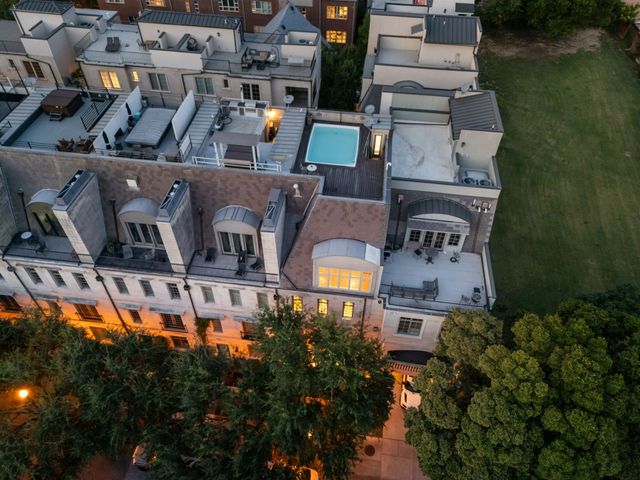 2214 Worthington Street, Dallas, TX 75204