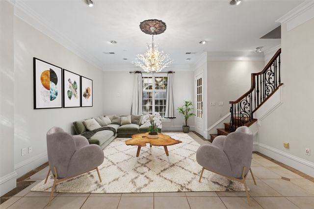 2214 Worthington Street, Dallas, TX 75204