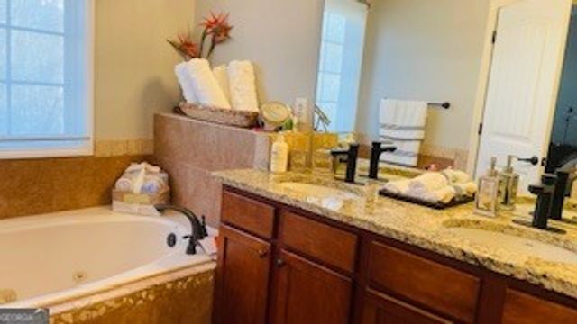 1877 Appaloosa Run Trail, Buford, GA 30519