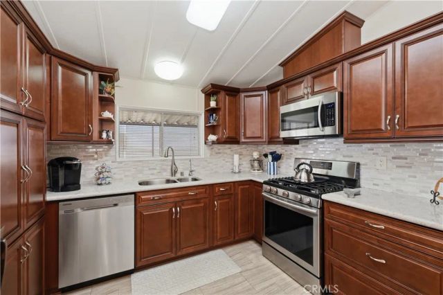 1251 E Lugonia 88, Redlands, CA 92374
