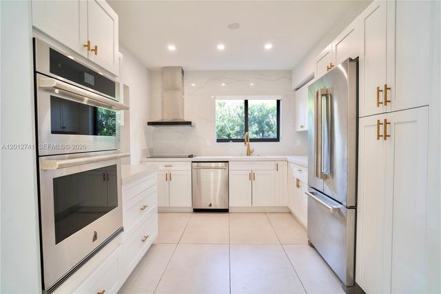 8811 Carlyle Ave, Surfside, FL 33154