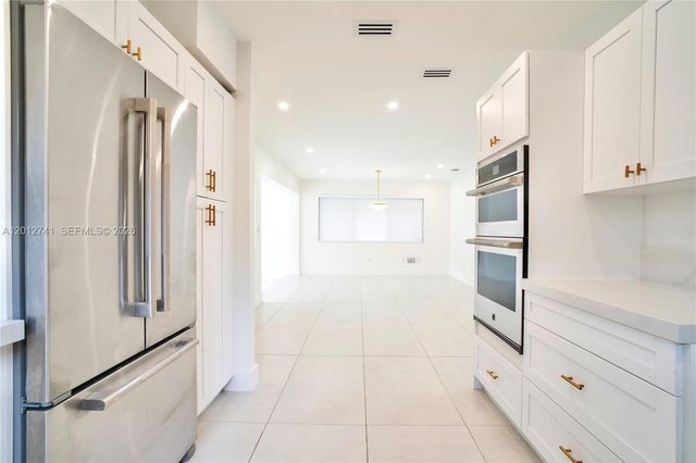 8811 Carlyle Ave, Surfside, FL 33154