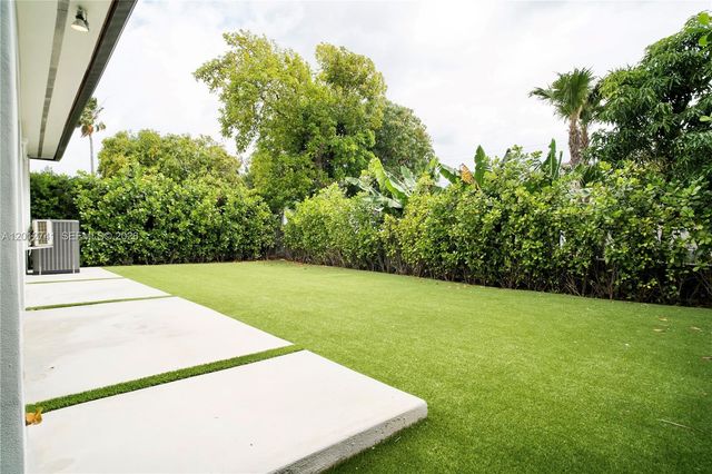 8811 Carlyle Ave, Surfside, FL 33154