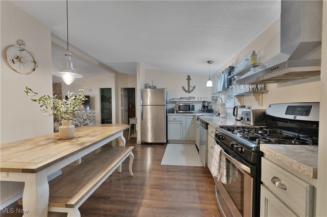 5114 University Drive, Geneva On The Lake, OH 44041