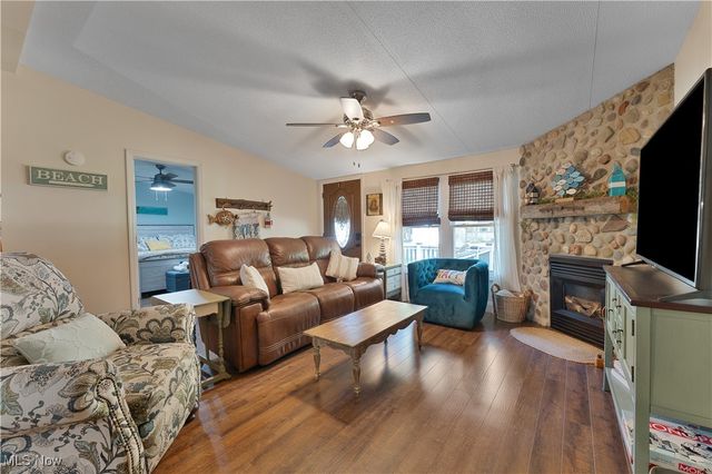 5114 University Drive, Geneva On The Lake, OH 44041