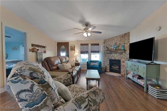 5114 University Drive, Geneva On The Lake, OH 44041