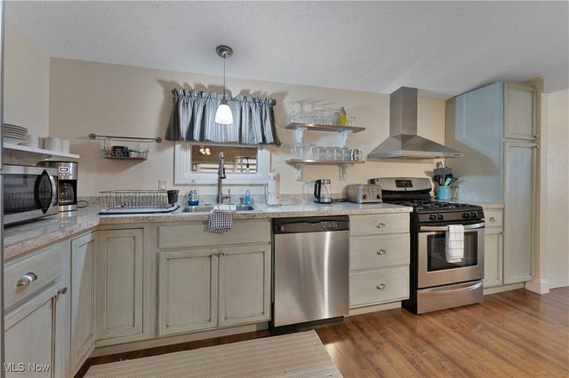 5114 University Drive, Geneva On The Lake, OH 44041