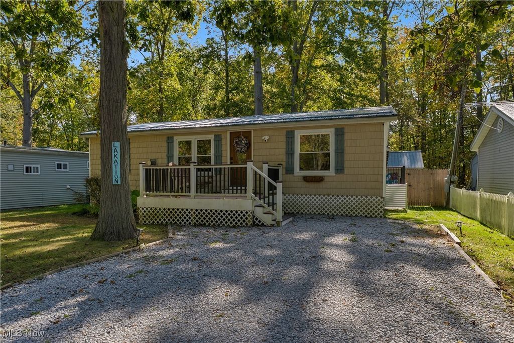 5114 University Drive, Geneva On The Lake, OH 44041