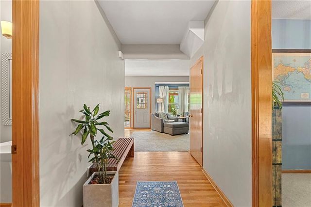 15444 S Wyandotte Drive, Olathe, KS 66062