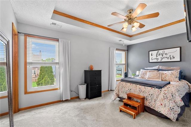 15444 S Wyandotte Drive, Olathe, KS 66062