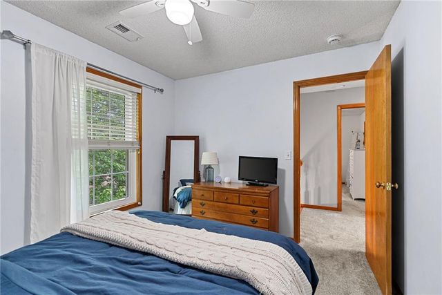 15444 S Wyandotte Drive, Olathe, KS 66062