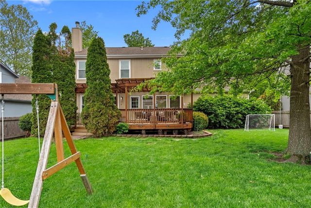 15444 S Wyandotte Drive, Olathe, KS 66062