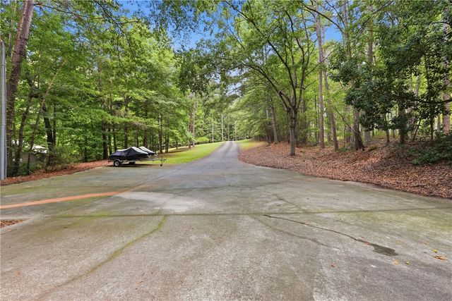 675 Currahee Ridge Road, Toccoa, GA 30577