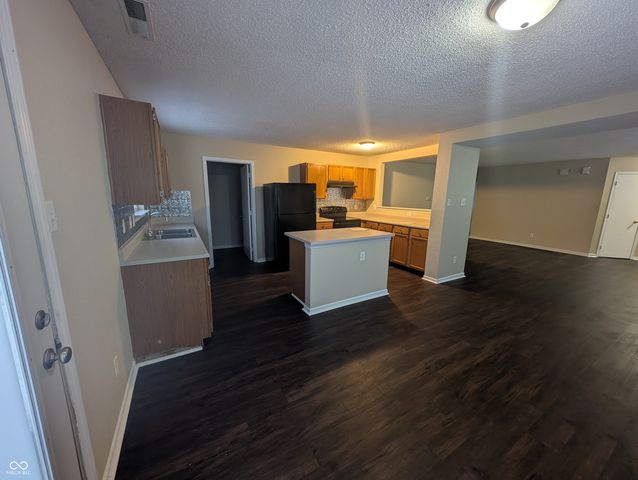 9128 Stones Bluff Place, Indianapolis, IN 46113