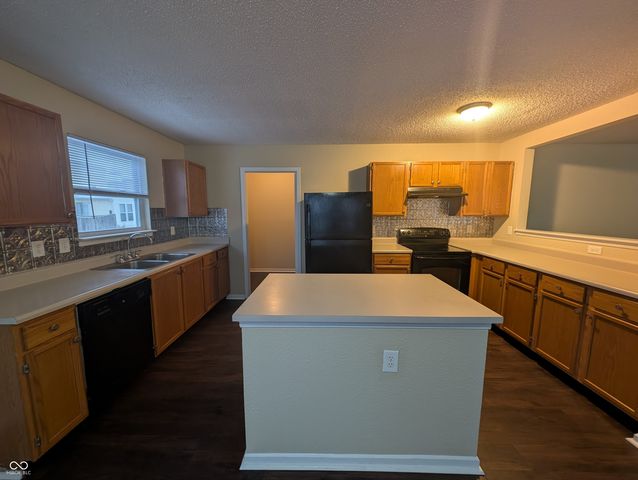 9128 Stones Bluff Place, Indianapolis, IN 46113