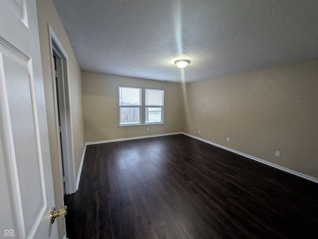 9128 Stones Bluff Place, Indianapolis, IN 46113