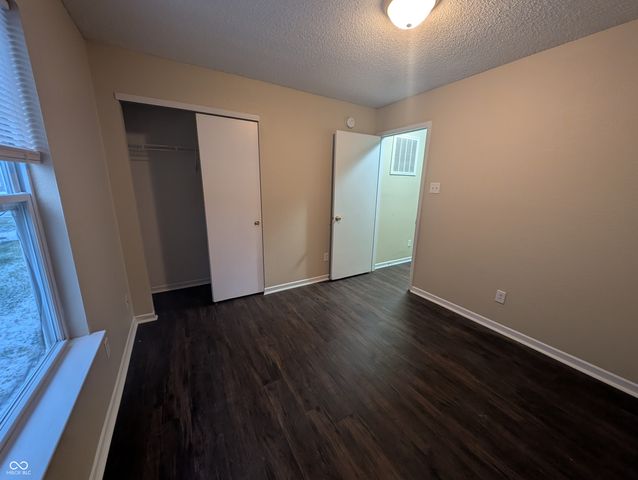 9128 Stones Bluff Place, Indianapolis, IN 46113