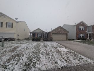 9128 Stones Bluff Place, Indianapolis, IN 46113