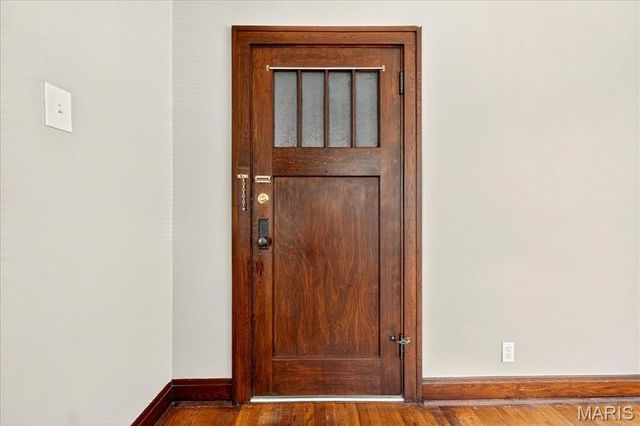 4932 Pernod Avenue, St Louis, MO 63139
