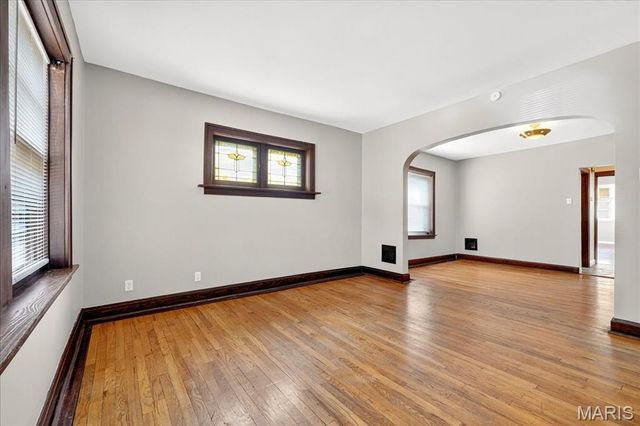 4932 Pernod Avenue, St Louis, MO 63139