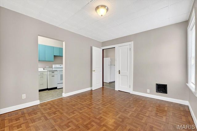 4932 Pernod Avenue, St Louis, MO 63139