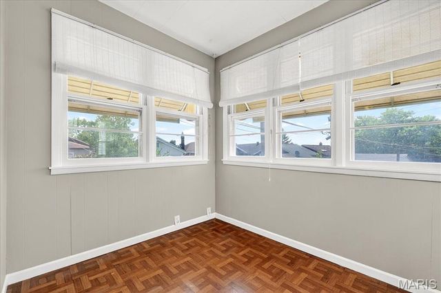 4932 Pernod Avenue, St Louis, MO 63139
